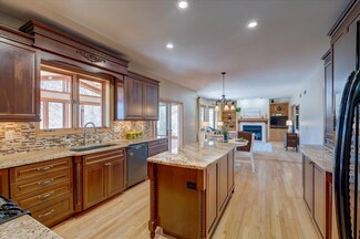 6104 Spring Pond Ct, Mc Farland, WI 53558