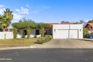 2604 E Downing Cir, Mesa, AZ 85213