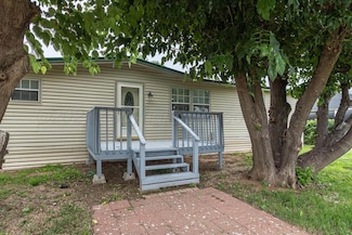 201 Michael Dr, Fritch, TX 79036