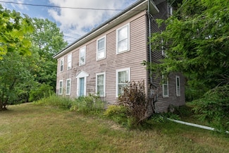 15 Central St, Byfield, MA 01922