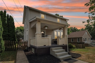 313 Pine St, Zelienople, PA 16063