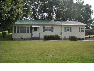 9 N Dunn St, Dale, IN 47523