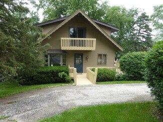 122 Highland Ct, Island Lake, IL 60042