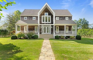 59 N Captains Neck Ln, Southampton, NY 11968