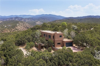 145 Brownell Howland Rd, Santa Fe, NM 87501