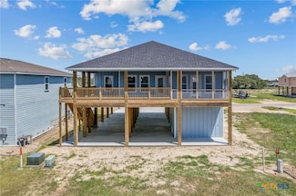 30 Whooping Crane St, Port O'Connor, TX 77982