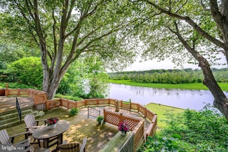 25292 Sandy Point Rd, Greensboro, MD 21639