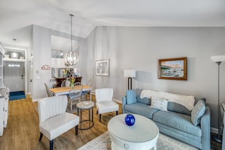 214 Eaton Ln, Brewster, MA 02631