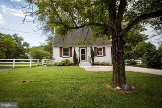 233 Egypt Rd, Mont Clare, PA 19453