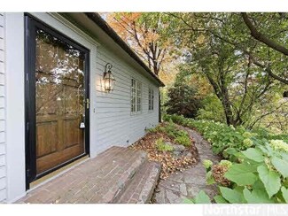 10 10 S Long Lake Trail, North Oaks, MN 55127