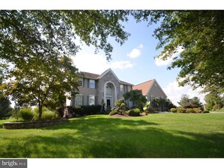 6 Willow Ct, Plainsboro, NJ 08536