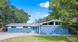 16 Camelia St, Gulf Breeze, FL 32561