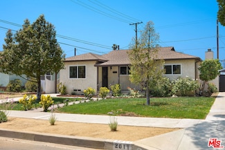2011 N Evergreen St, Burbank, CA 91505