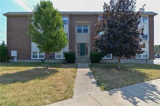11 Woodbine St Unit 2, Pawtucket, RI 02860