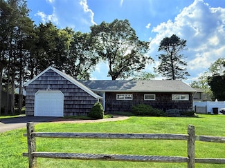 262 Handsome Ave, Sayville, NY 11782