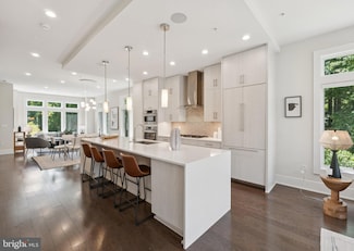 140 Winsome Cir, Bethesda, MD 20814