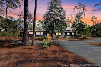 2842 Skye Dr, Fayetteville, NC 28303