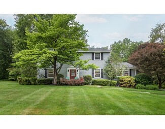78 Wild Rose Dr, Andover, MA 01810