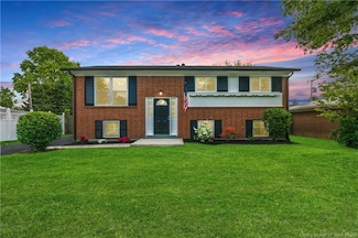 924 Spicewood Dr, Clarksville, IN 47129