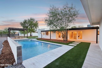 3043 E Hartford Ave, Phoenix, AZ 85032