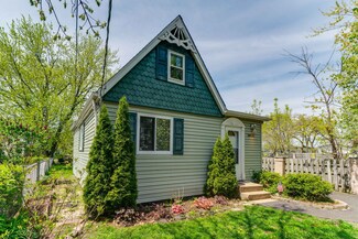 26426 N Willow Ave, Mundelein, IL 60060