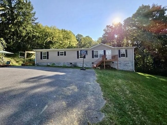 266 Dillow Rd, Bluefield, WV 24701