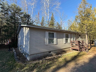 5031 Flat Rock Heights Rd, Cecil, WI 54111