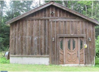 20 Ridge Rd, New Ringgold, PA 17960