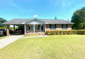 638 Robson St, Manning, SC 29102