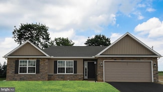 409 Lavender Ln, Lebanon, PA 17042