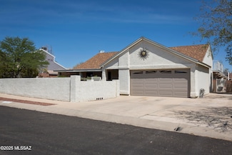 2856 W Goldfield Dr, Tucson, AZ 85745