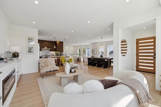 26 Southwood Dr, San Francisco, CA 94112