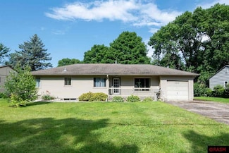 1210 Woodland Ave, Mankato, MN 56001