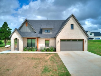 10105 Cedar Valley Cir, Guthrie, OK 73044