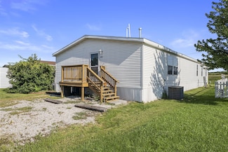 4947 Abrams Dr, Muscatine, IA 52761