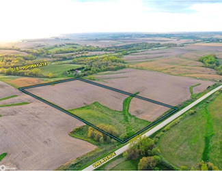 01 Vine Ave, Ainsworth, IA 52201