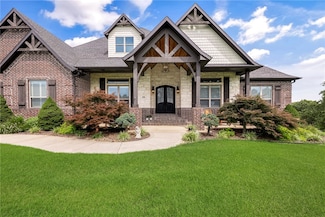 5740 E Sparkling Dr, Fayetteville, AR 72703