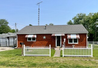 518 Seminary St, Hope, IN 47246