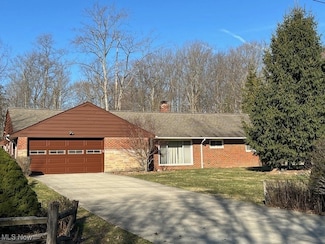 654 Robley Ln, Gates Mills, OH 44040