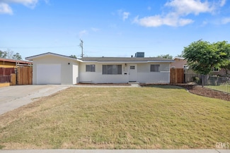 1813 6th Ave, Delano, CA 93215