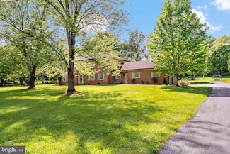 134 Tufts Ln, Falling Waters, WV 25419