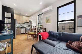 118 Kingsland Ave Unit 1, Brooklyn, NY 11222