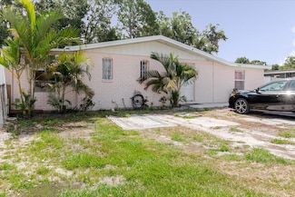 5601 Golden Dr, Tampa, FL 33634