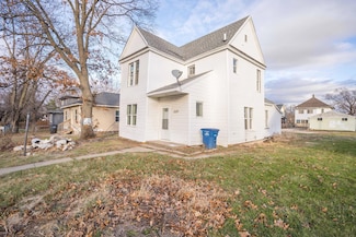 2009 10th St, Des Moines, IA 50314