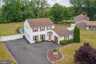 105 Oak Pines Blvd, Pemberton, NJ 08068
