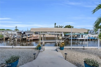 4858 Sandpiper Dr, Saint James City, FL 33956