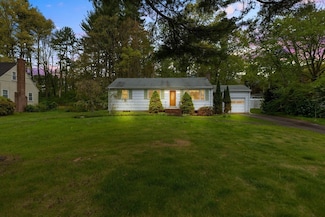 21 Warren St E, Raynham, MA 02767