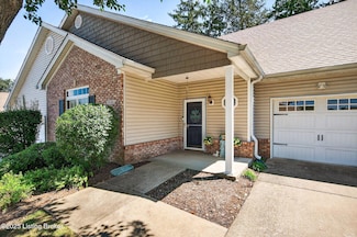 5134 Southern Charm Ln, Louisville, KY 40219