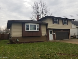 13899 Starlite Dr, Brookpark, OH 44142