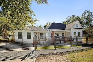 2302 Sumpter St, Houston, TX 77026